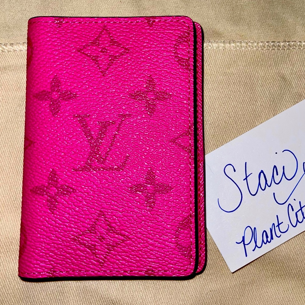 TAIGARAMA POCKET ORGANIZER IN FUCHSIA